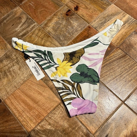 NWT Vitamin A California High Leg Soleil Tropical Floral Printed Bottom - Picture 5 of 6